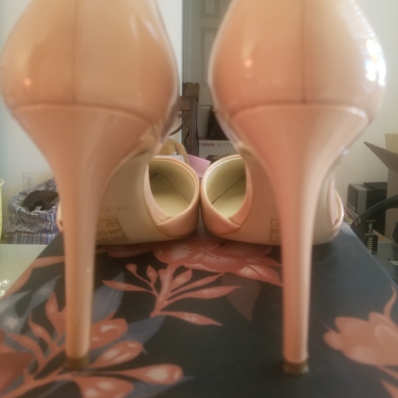 Shoes - Picture 4 of 7